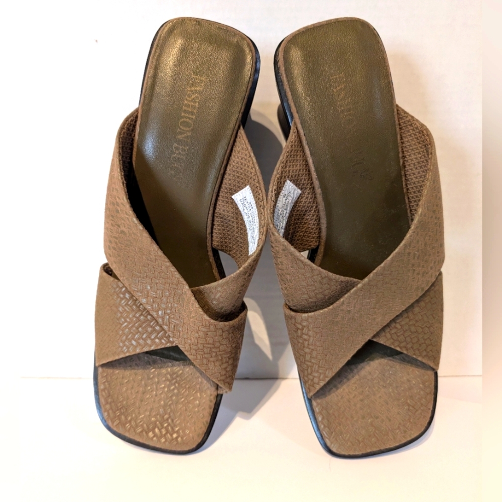 Fashion Bug Brown Sandals Slides Chunky‎ Heel.9 1/2